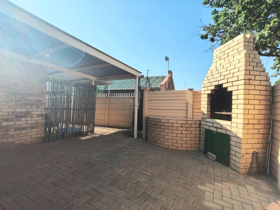 2 Bedroom Property for Sale in Hospitaalpark Free State